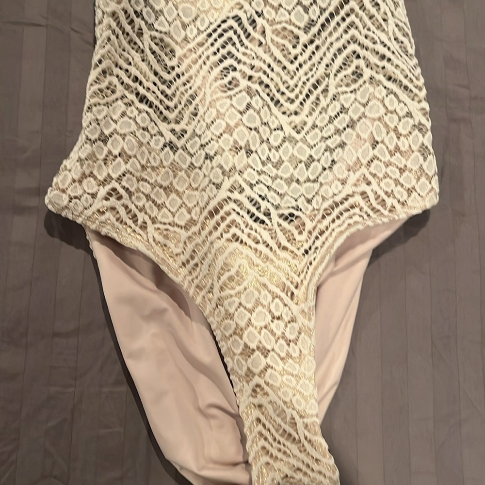 One piece lace bathing suit - Picture 2 of 8